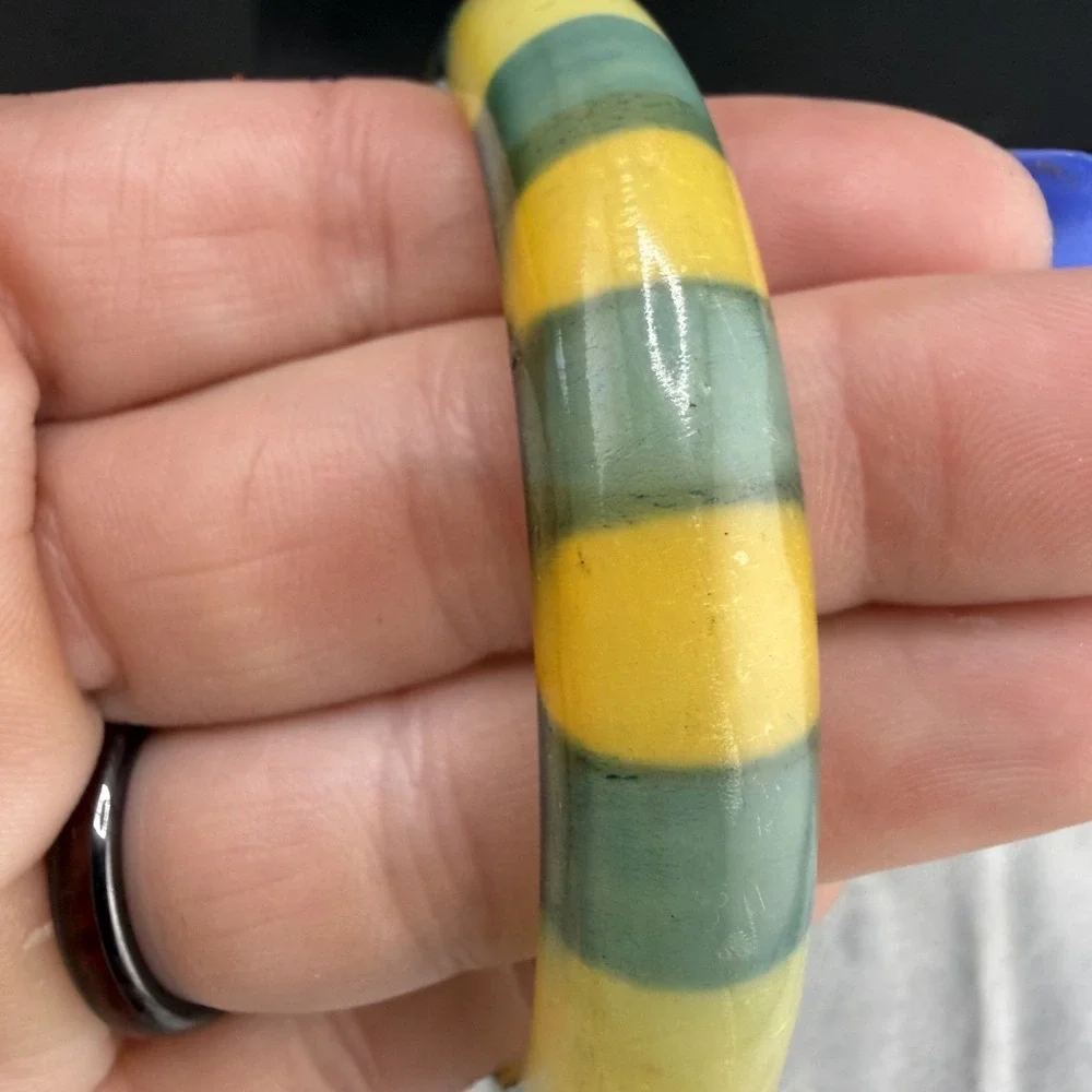 Vintage Bangle Bracelet Green Yellow Stripes Acrylic‎ 8.5